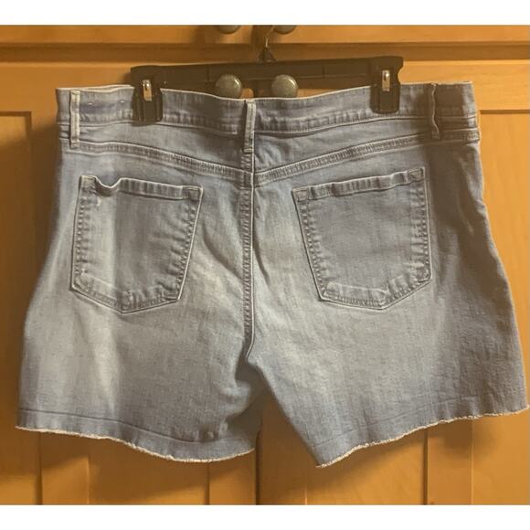 Loft Womens Size 14 Distressed Light Denim Roll Shorts - Picture 8 of 8